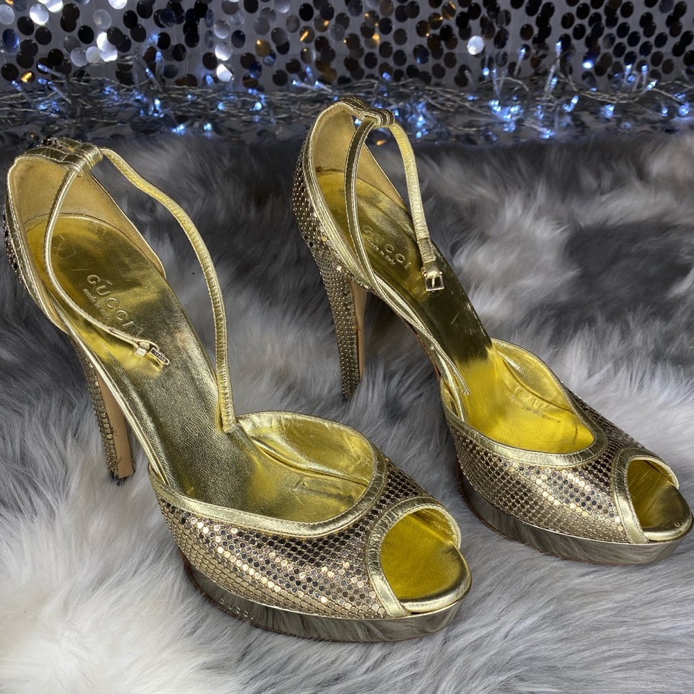 VINTAGE GOLD GUCCI HEELS✨